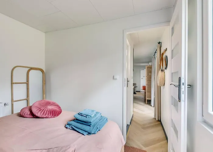 Дом отдыха Cozy W Terrace In The Middle Of The Forest In Veluwe Doornspijk