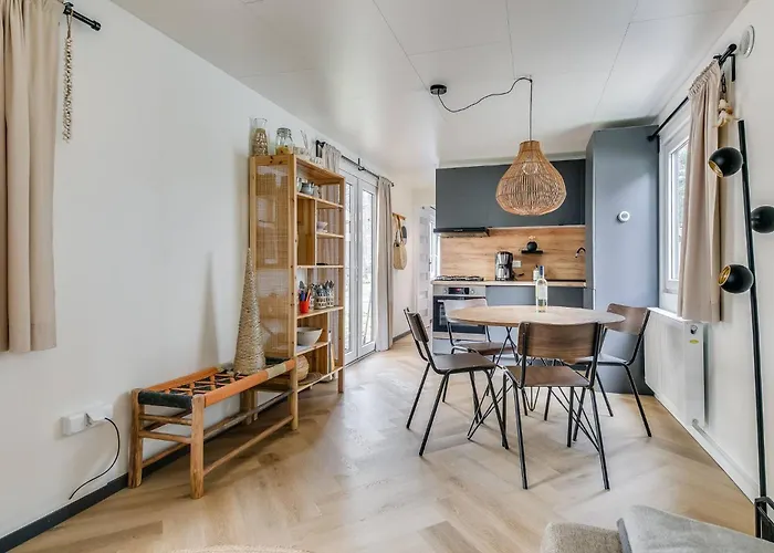 Дом отдыха Cozy W Terrace In The Middle Of The Forest In Veluwe Doornspijk